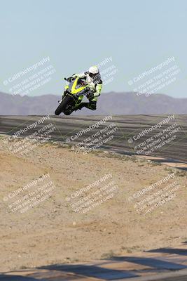 media/Dec-01-2025-Moto Forza (Mon) [[2daa91e15f]]/2-Intermediate Group/Session 2 (Turns 9 and 10)/